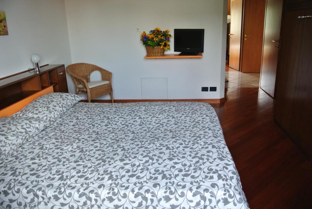 B&B Sari Комо Екстериор снимка
