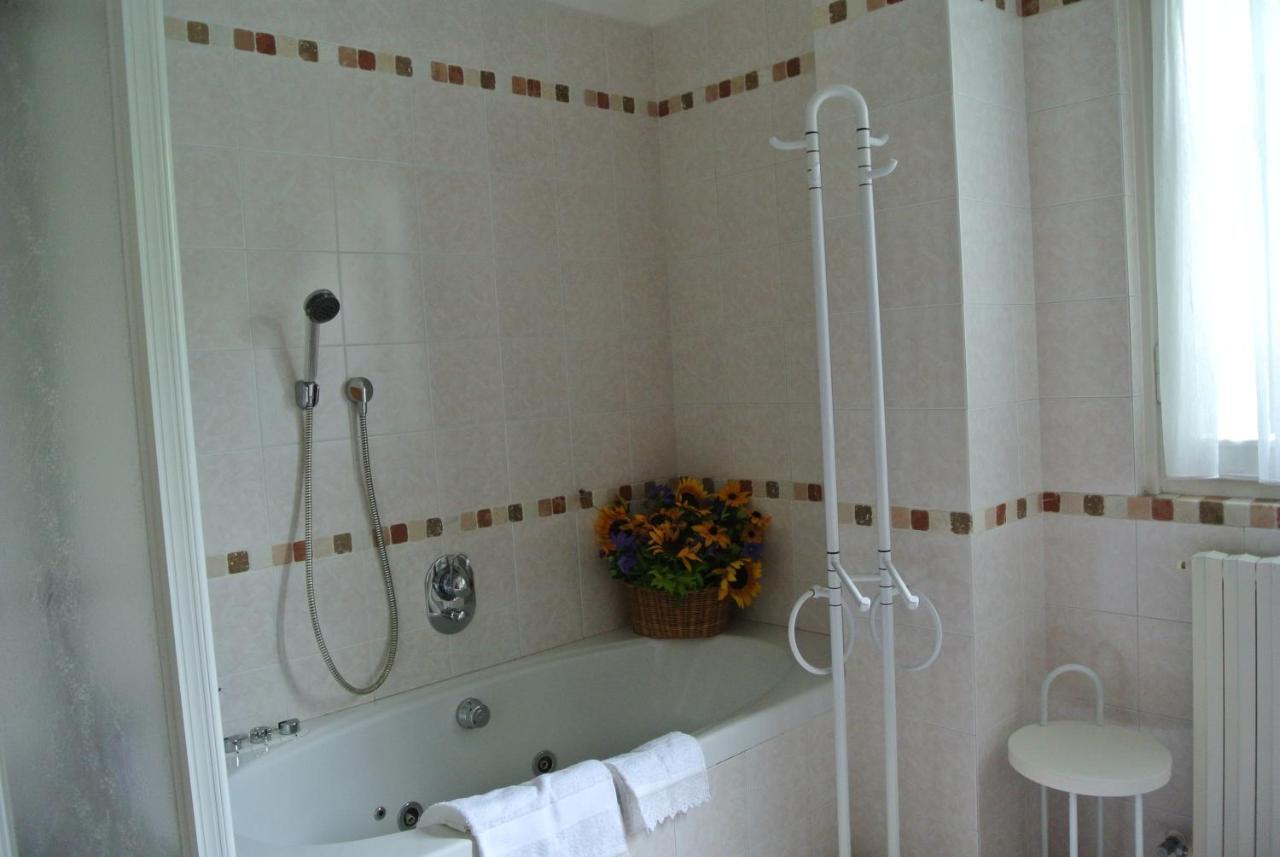 B&B Sari Комо Екстериор снимка
