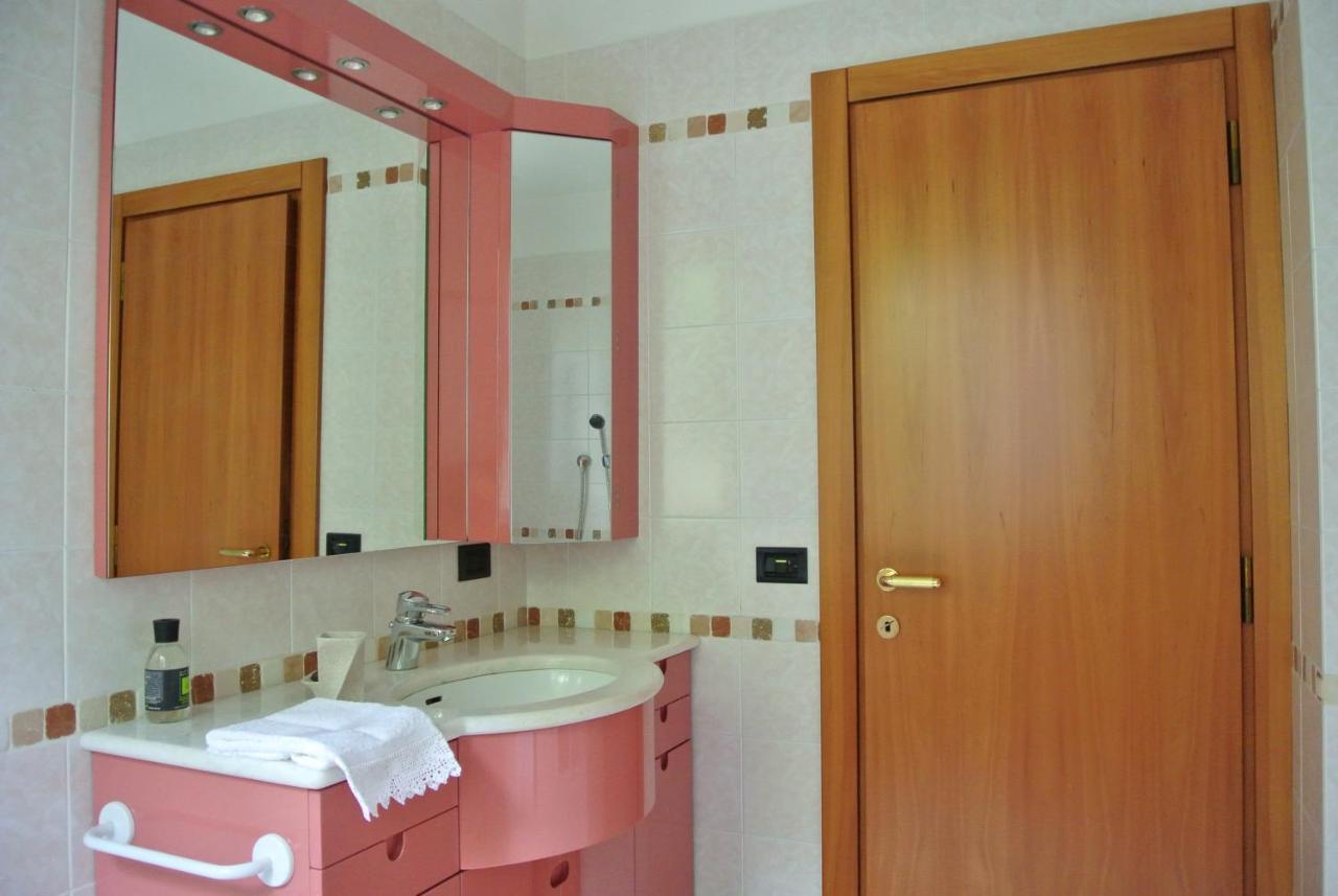 B&B Sari Комо Екстериор снимка